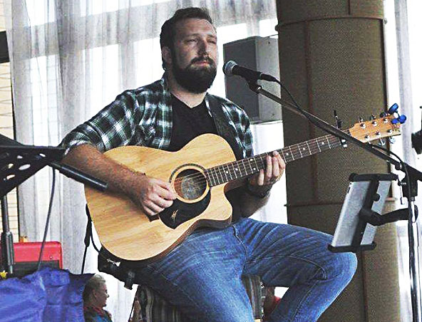 Brisbane Acoustic Singer Brad
