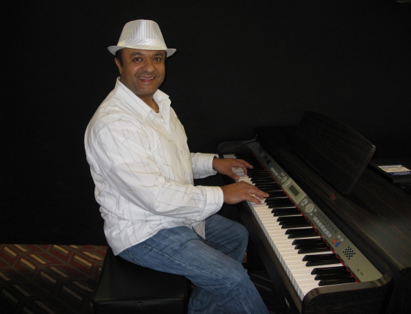 BRISBANE INSTRUMENTAL PIANO PLAYER B